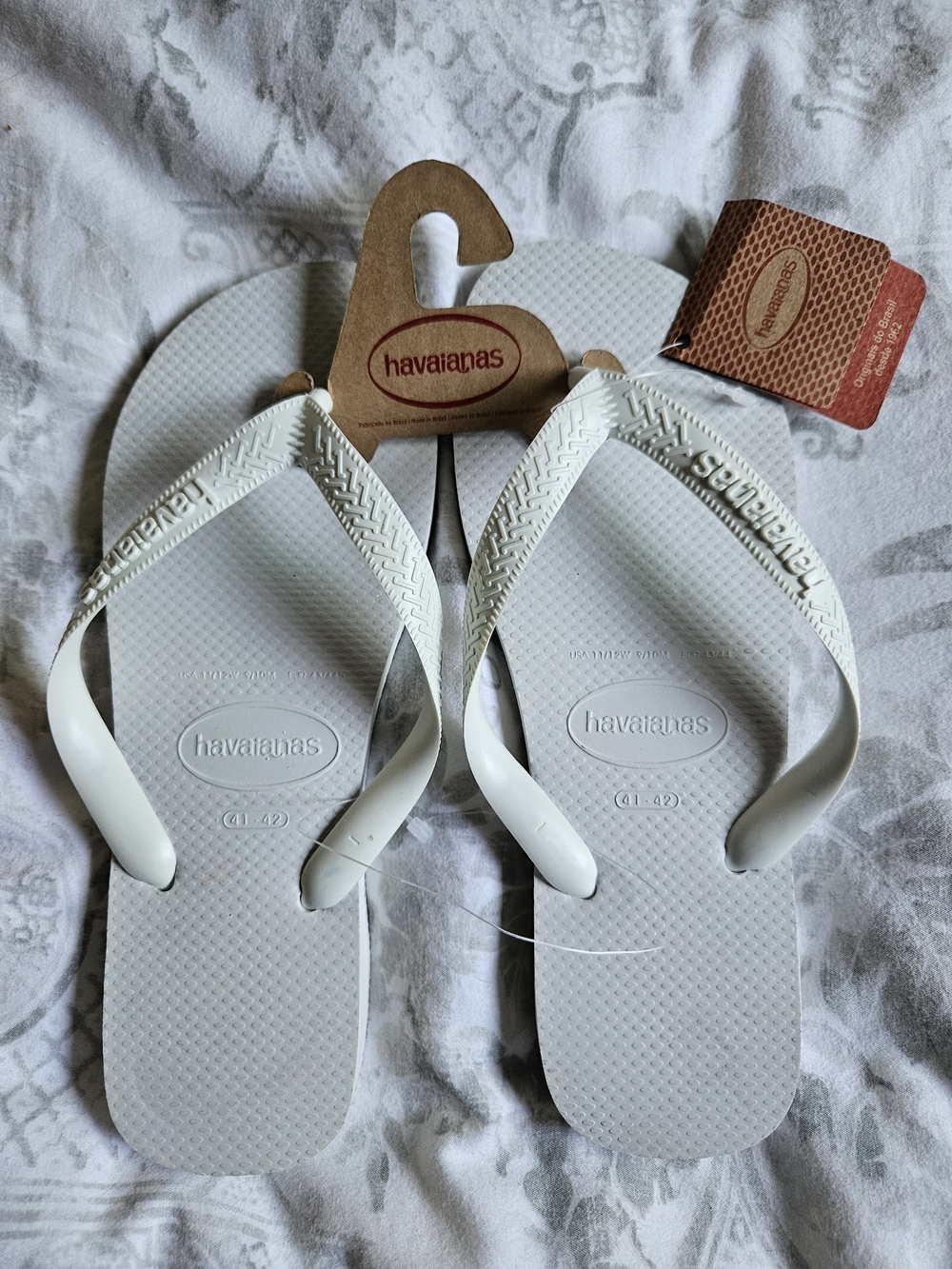 Havaianas Women's Classic Flip Flops in White Size 41-42